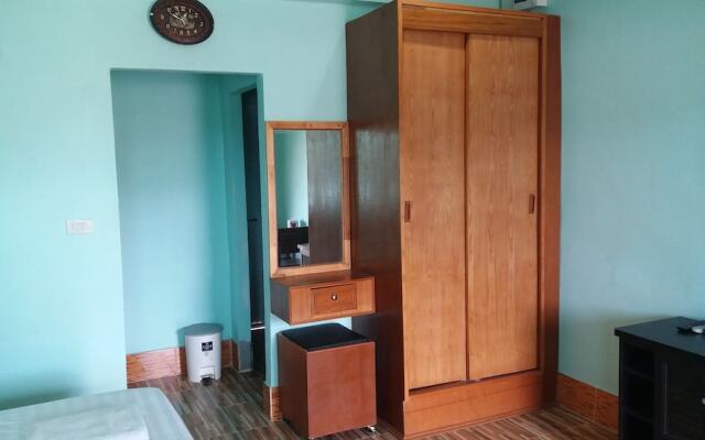 Lanta School Beach Resort