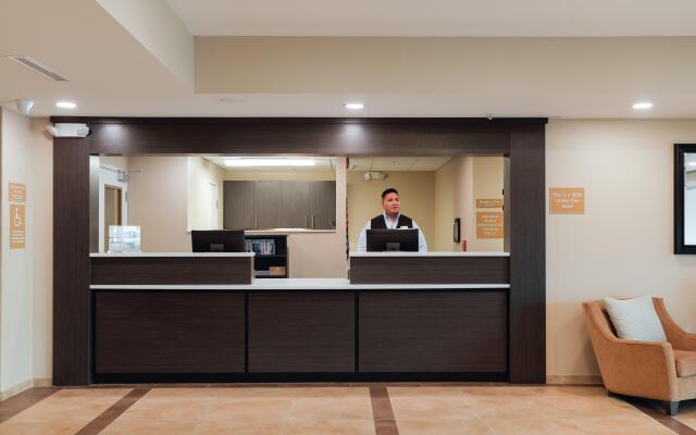 Candlewood Suites Lenexa - Overland Park Area