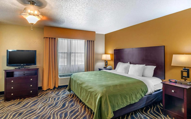 Quality Suites Addison - Dallas