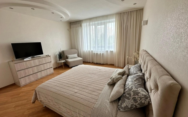 Apartment 1, Podilya