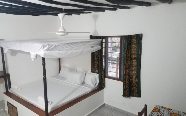 Baraka Aquarium Bungalows