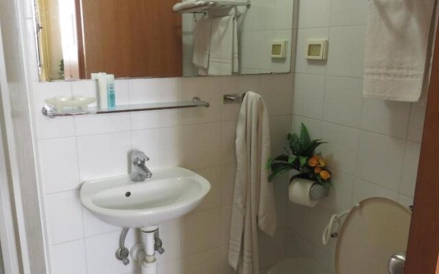 Alon Hotel