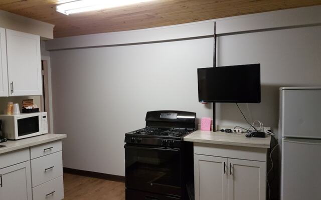 Holiday Motel & RV Resort