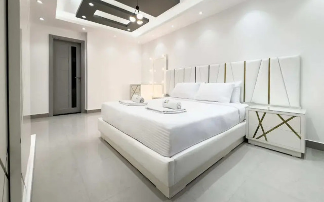 The Bold & Bright 3bdr Apt. 15 Min To Airport