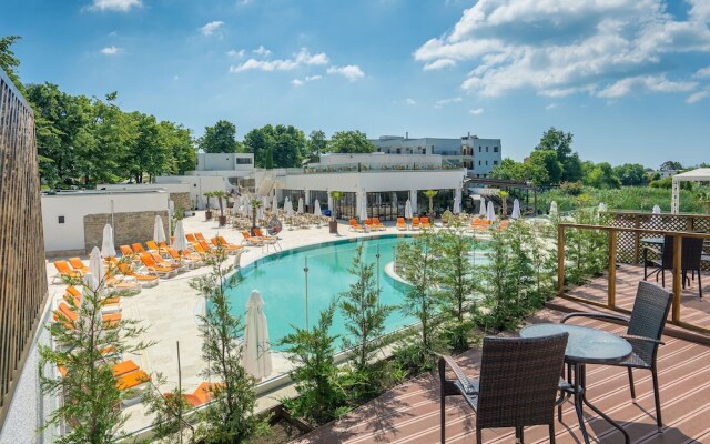 Mera Resort Venus
