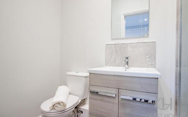 Worcester 1 Bed Apartment With Private Entrance
