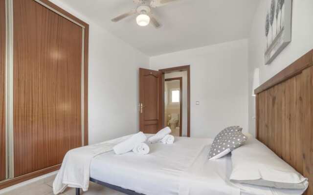 Villa - 7 Bedrooms with Pool and WiFi - 106438