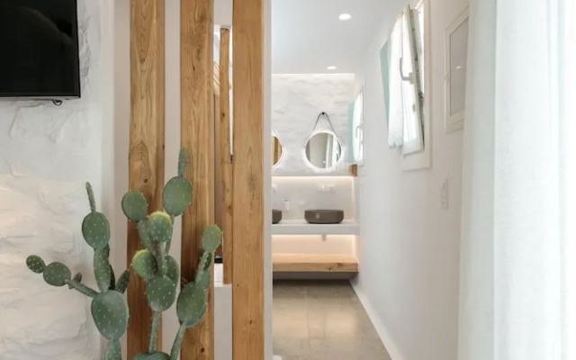 Majo Suites Hotel