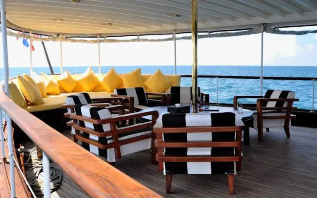 Luxury Yacht MM2