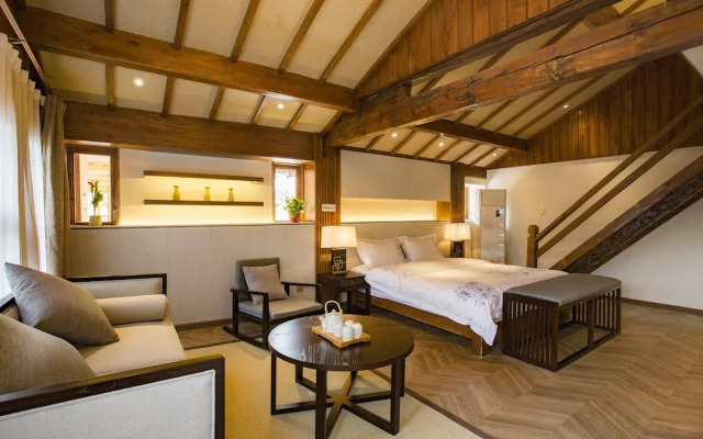 Lijang First Bay Hotel