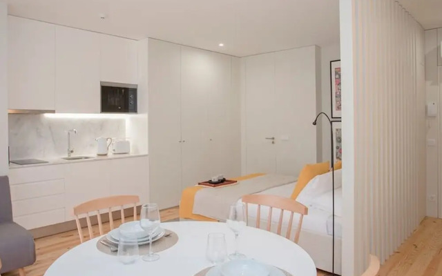 Liiiving in Porto Charming Downtown Delight I