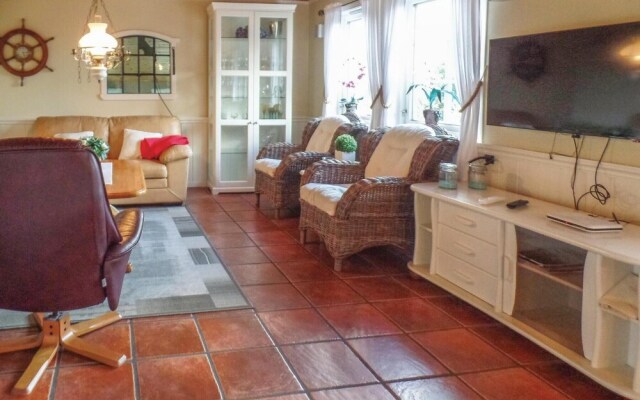 Awesome Home in Lindesnes With 5 Bedrooms, Sauna and Indoor Swimming Pool