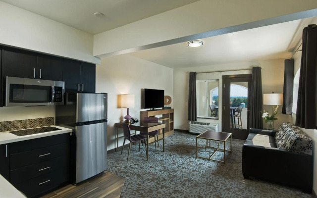 Oxford Suites Sonoma County