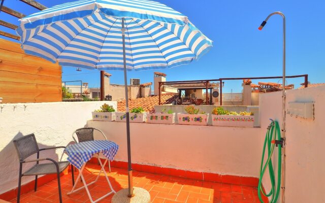 Llagut Apartment
