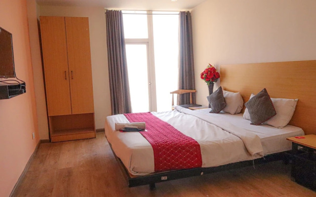 Hotel Noida Grand 121