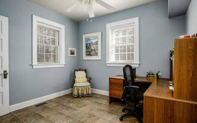Knollwood House Bed & Breakfast