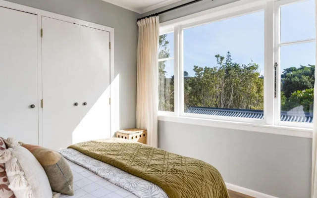 Kowhai Cottage & Studio