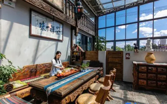 Lijiang LiuLigong 360 degrees Hot Spring Hotel
