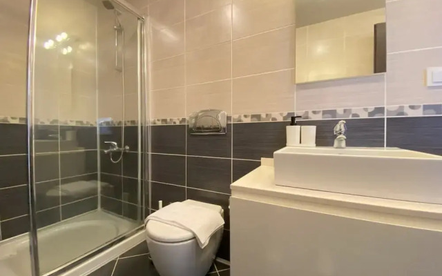 Chic Residence Flat With Central Location In Sisli