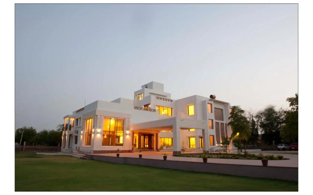 Lariya Resort