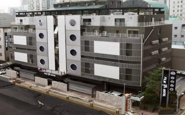 Film 37.2 Hotel