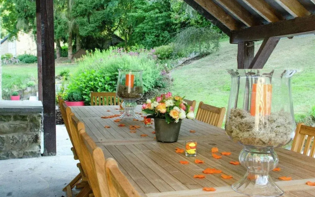 Luxurious Farmhouse near Forest in Anhee