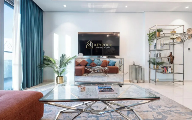 Rooftop pool-2BR Apartment Near Downtown