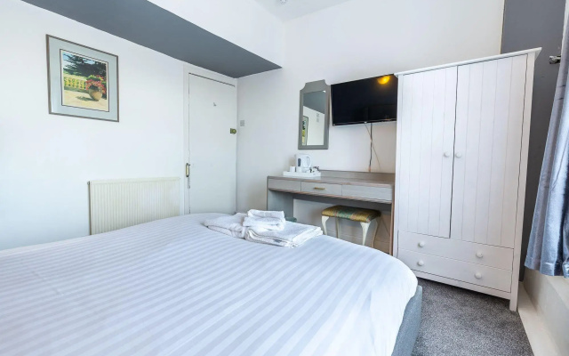 Holmsdale Hotel