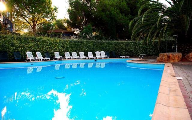 Arcadius Le Petit Hotel