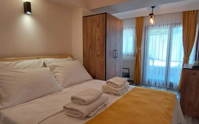 Sigacik Armola Pansiyon Cafe