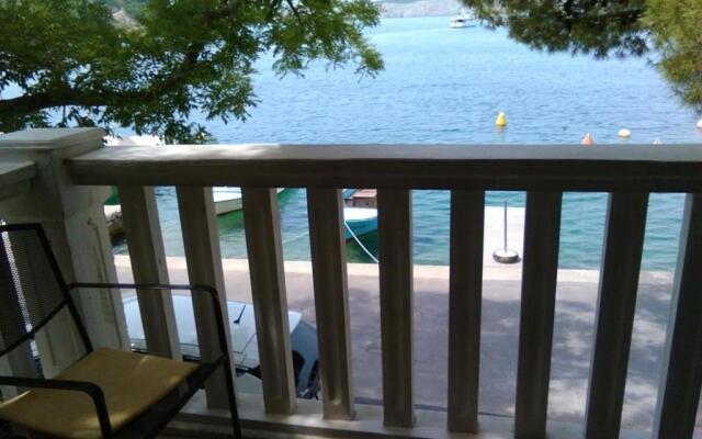 Apartments Ani - 10 M from the sea