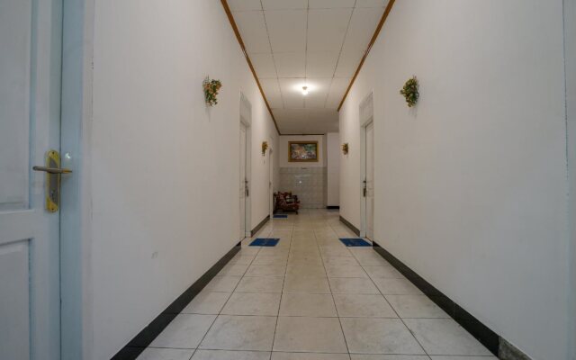 OYO 1216 Hotel Sejati