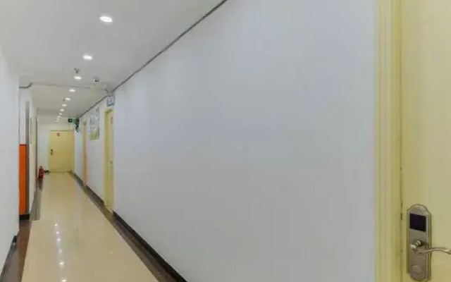 99 Inn Chain (Shanghai Xincun Road Subway Station)