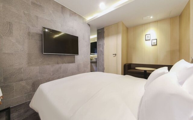 Moon Hotel
