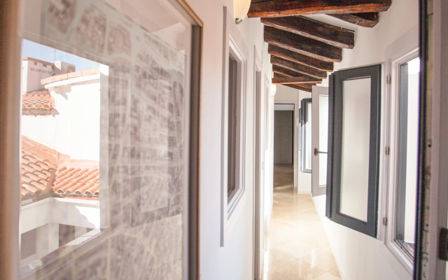 Gran Central Suites