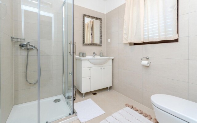 Amazing Home in Ugljan With Wifi and 4 Bedrooms