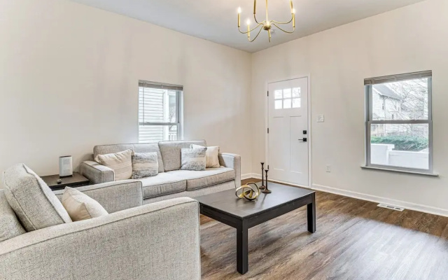 3 Mi to Downtown: Pet-friendly Indianapolis Home