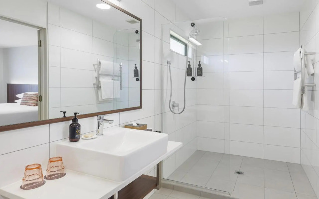 JetPark Hotel Hamilton Airport