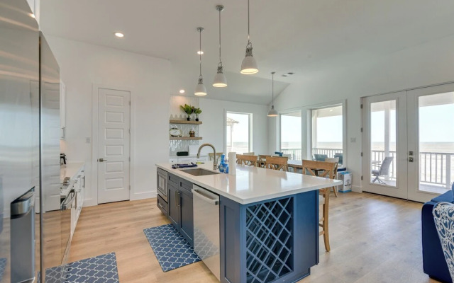 Modern Galveston Vacation Rental: Steps to Beach!