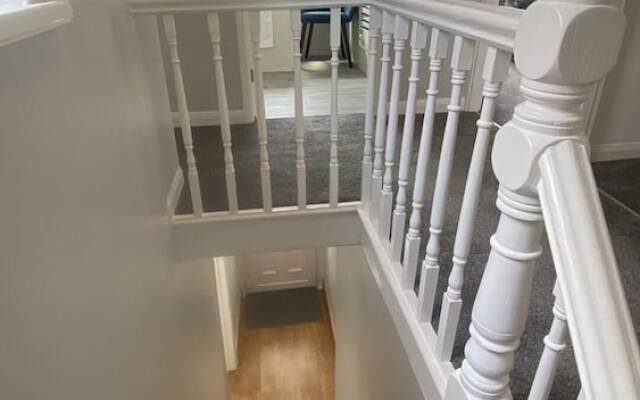 Lovely 3-bed House in Bridgend 7min From Porthcawl