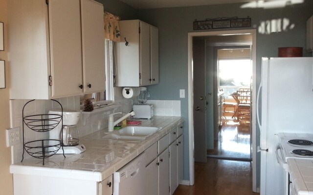 Fairhaven Bay View Suite - Two Bedroom Apartment