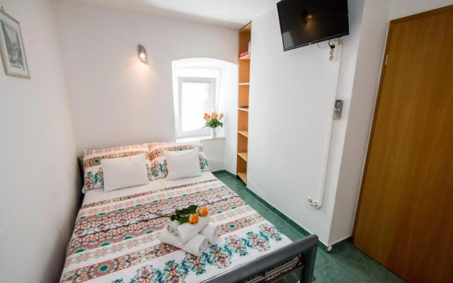 City & River View Apartment