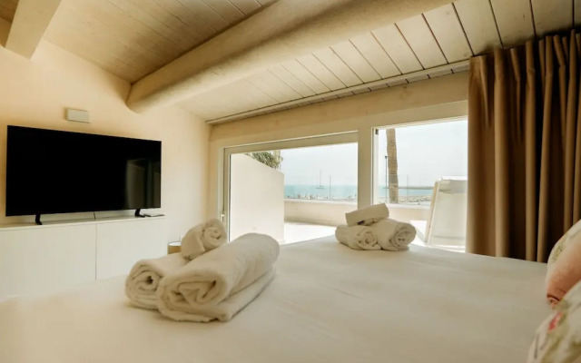 Marina Homes Suite in Syracuse