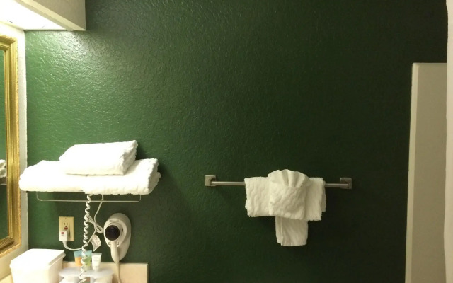Ruskin Inn Hotel