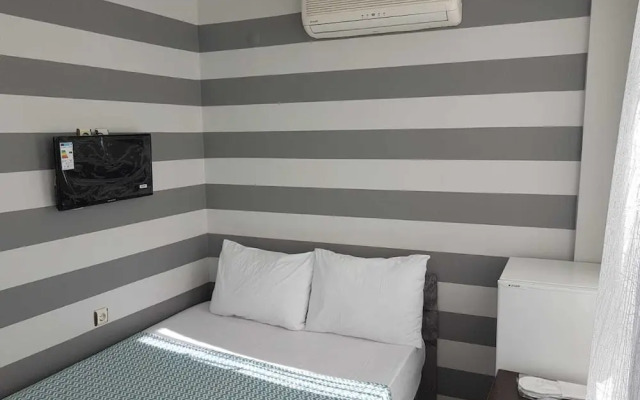 Deluxe Hotel