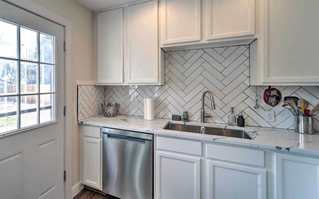 Modern Littleton Home w/ Yard: Pets Welcome!