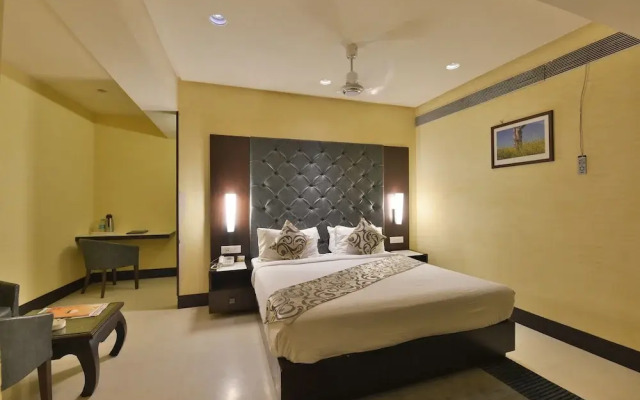Hotel The Golden Oak Central by Citrus Prime