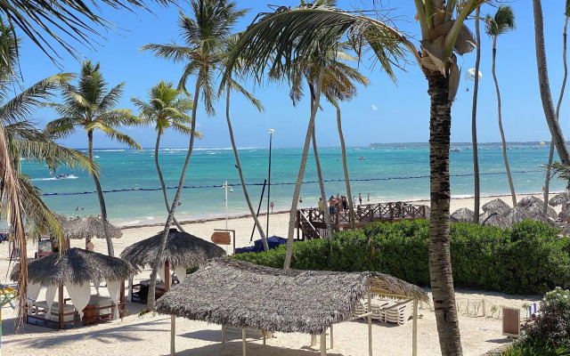 Coral Suites Beach Club & Spa