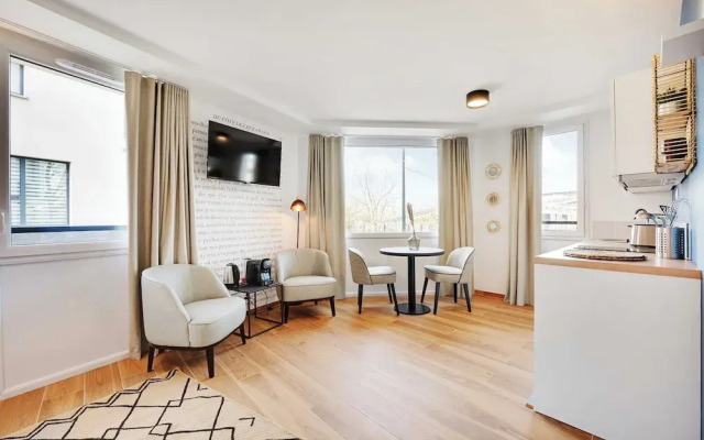 Magnificent Studio With Rooftop - 2P - Vanves