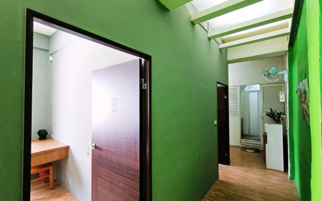DF Park Space Hostel